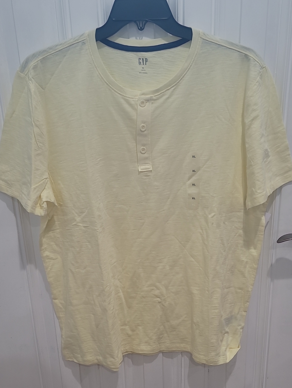 GAP Men’s Pale Yellow Short Sleeve Henley Tee